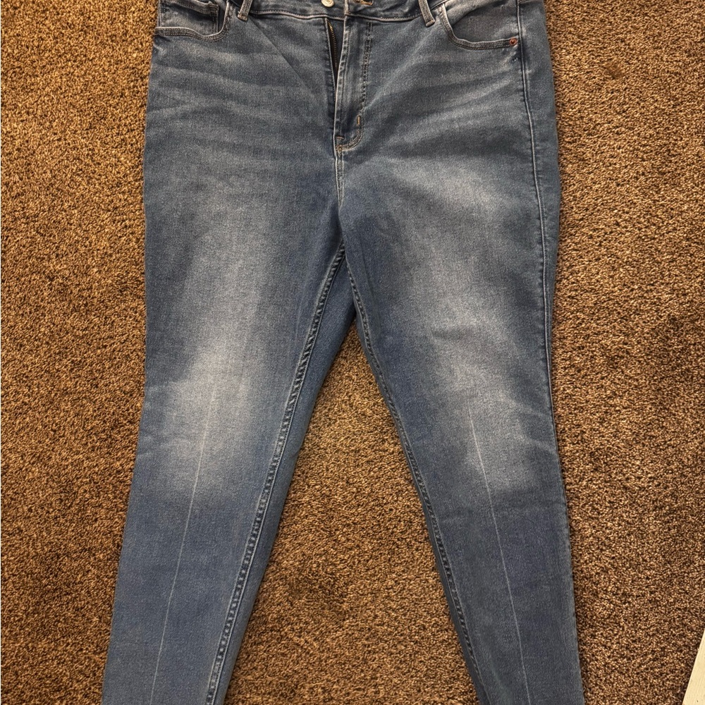 Old Navy Rockstar Super Skinny jeans